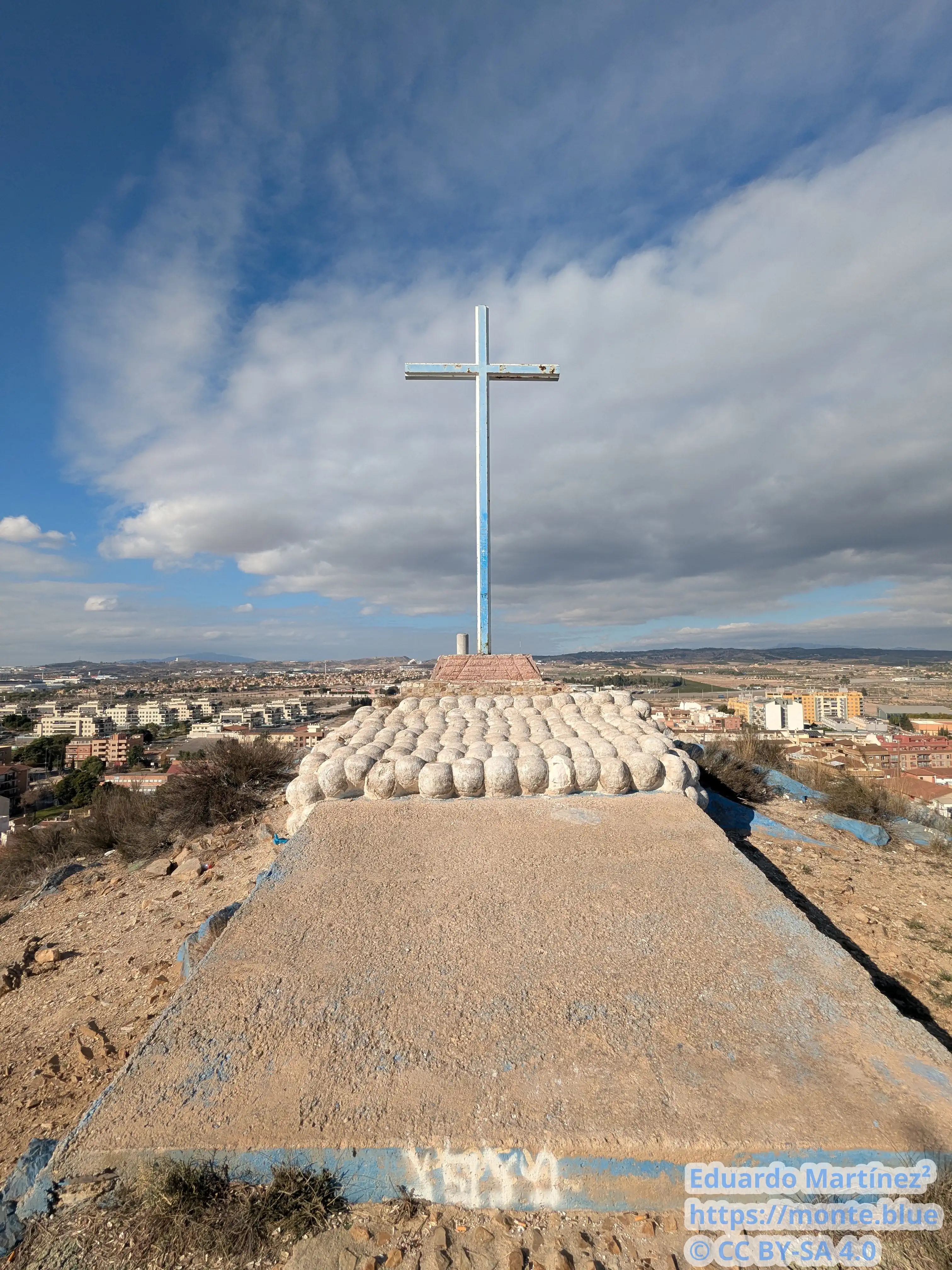 Primer plano de la cruz, diciembre 2024.
