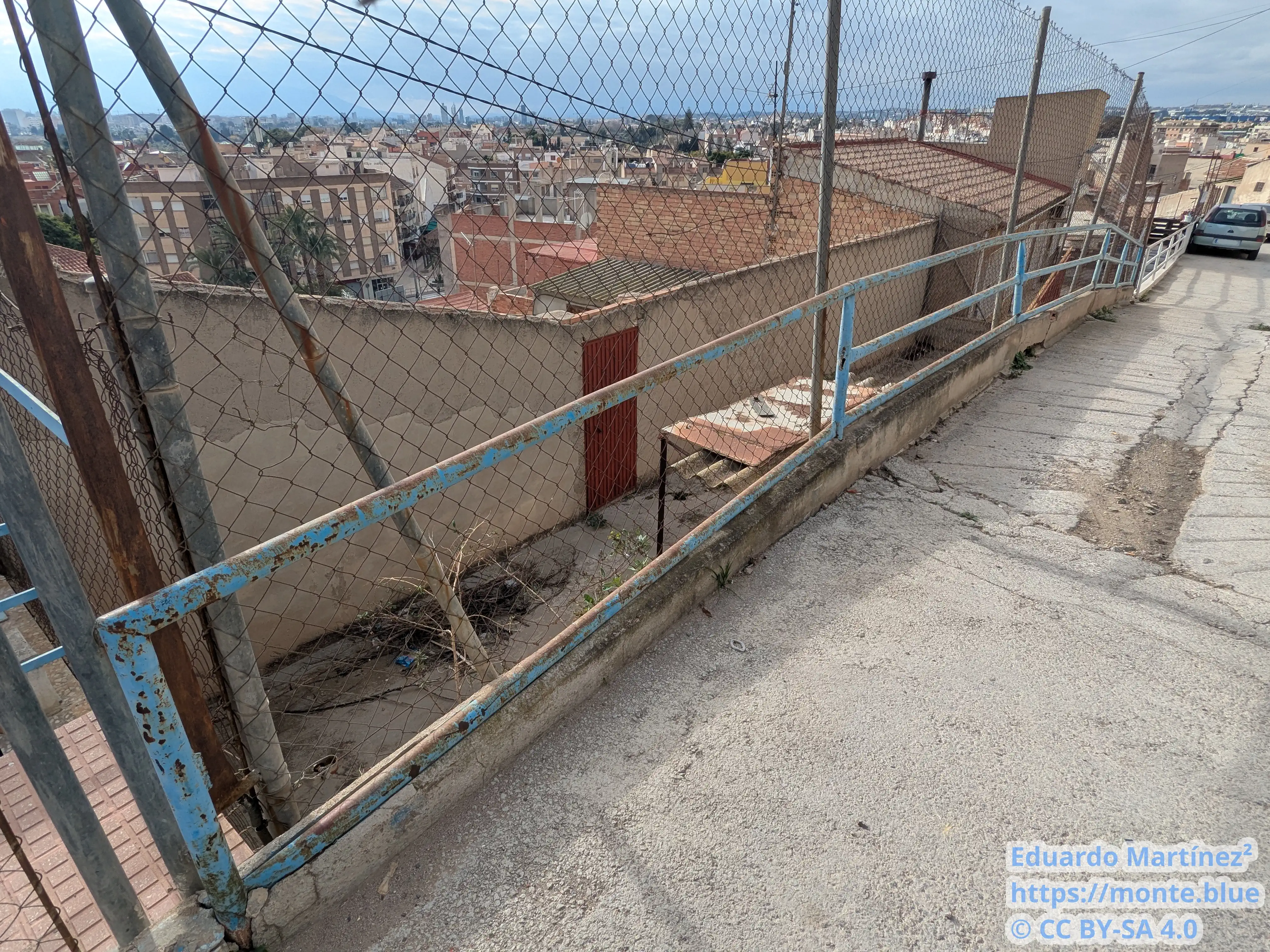 Barandillas pintadas, diciembre 2024.